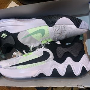 NWOB Giannis immortality 2 Sz 17